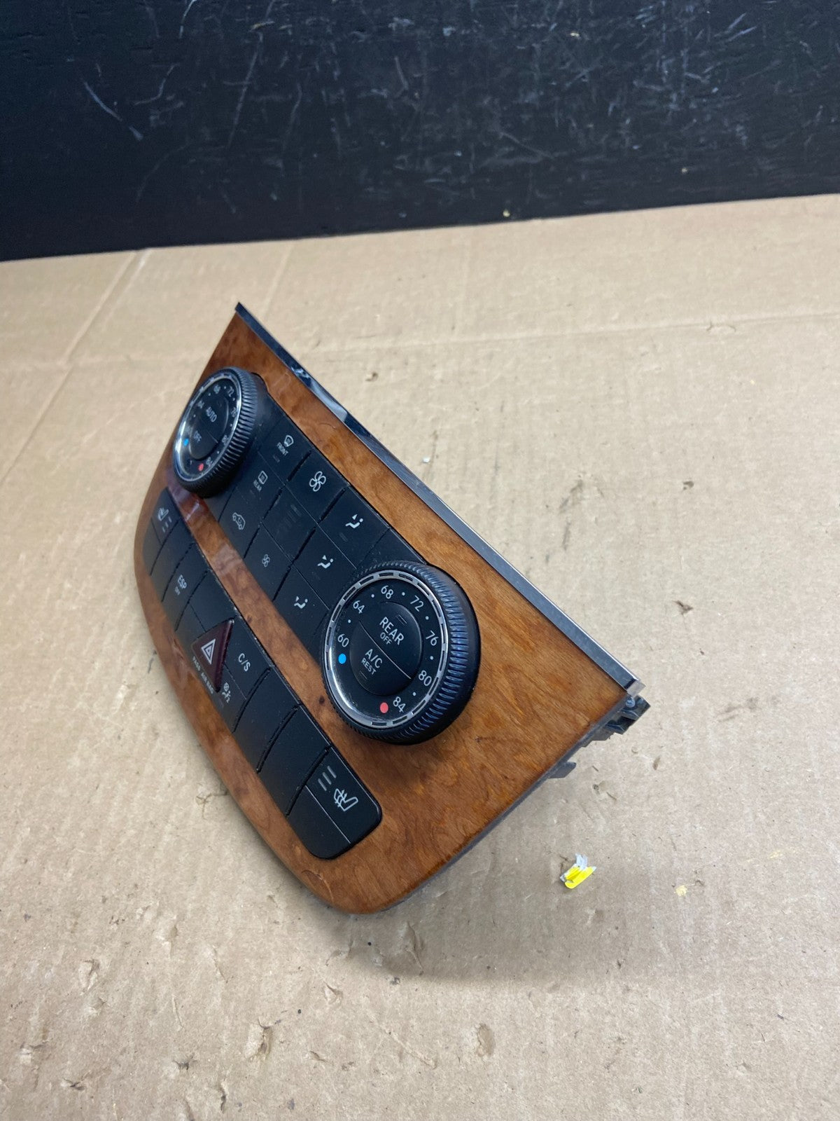 2006 to 2010 Mercedes W251 R350 AC Temp Heater Climate Control OEM AB9407 DG2