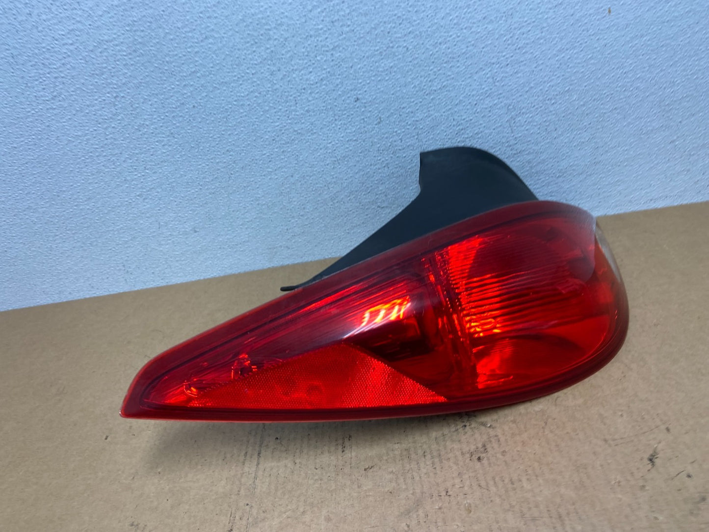 2006 - 2009 Pontiac G6 Coupe Left Driver LH Side Tail Light AC1832 DG2