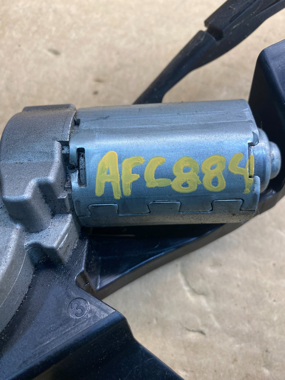 2016 - 2018 Kia Sorento Rear Glass Windshield Wiper Motor AF6884 DG7