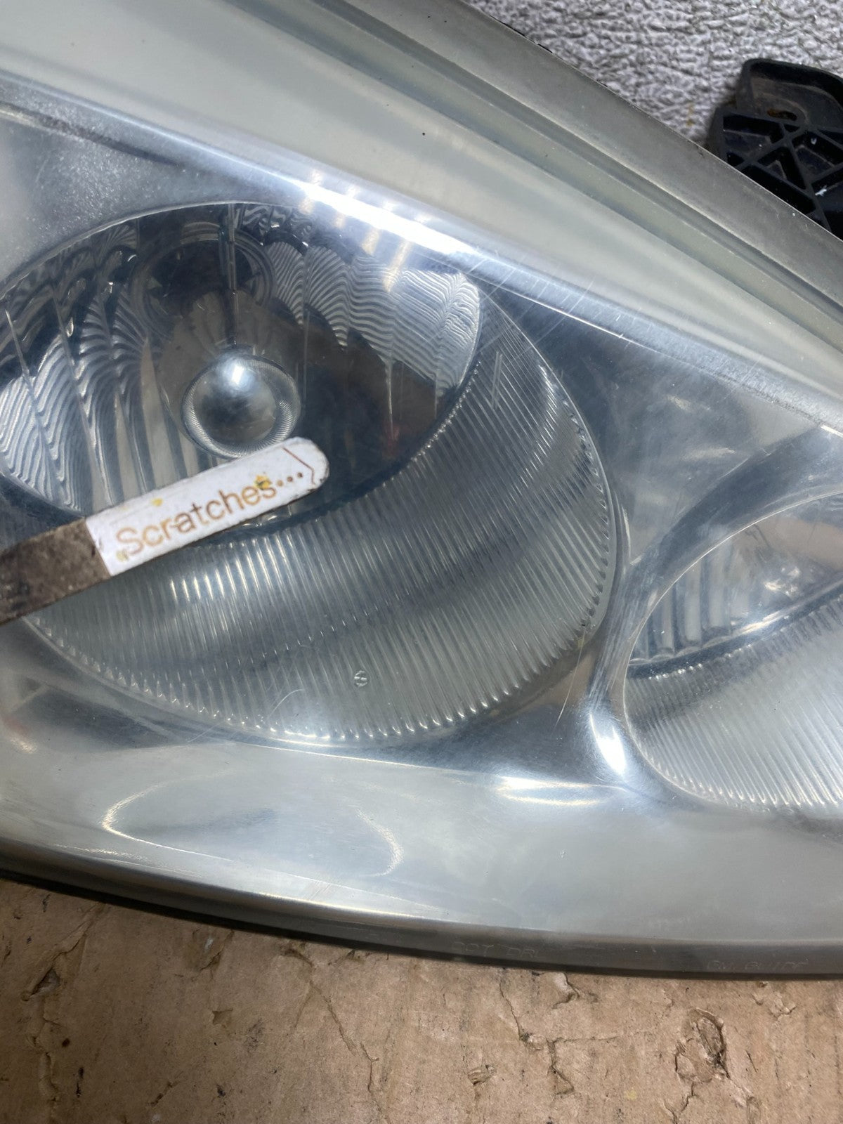 2004 to 2007 Chevrolet Malibu Left+Right Set Headlights AI9086 DW3