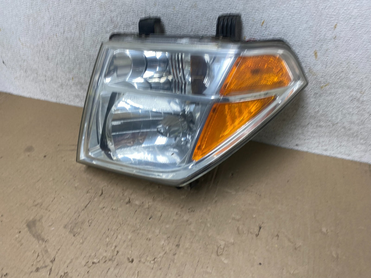 2005-2007 Nissan Pathfinder Halogen Headlight Left Driver LH AJ2211 DW1