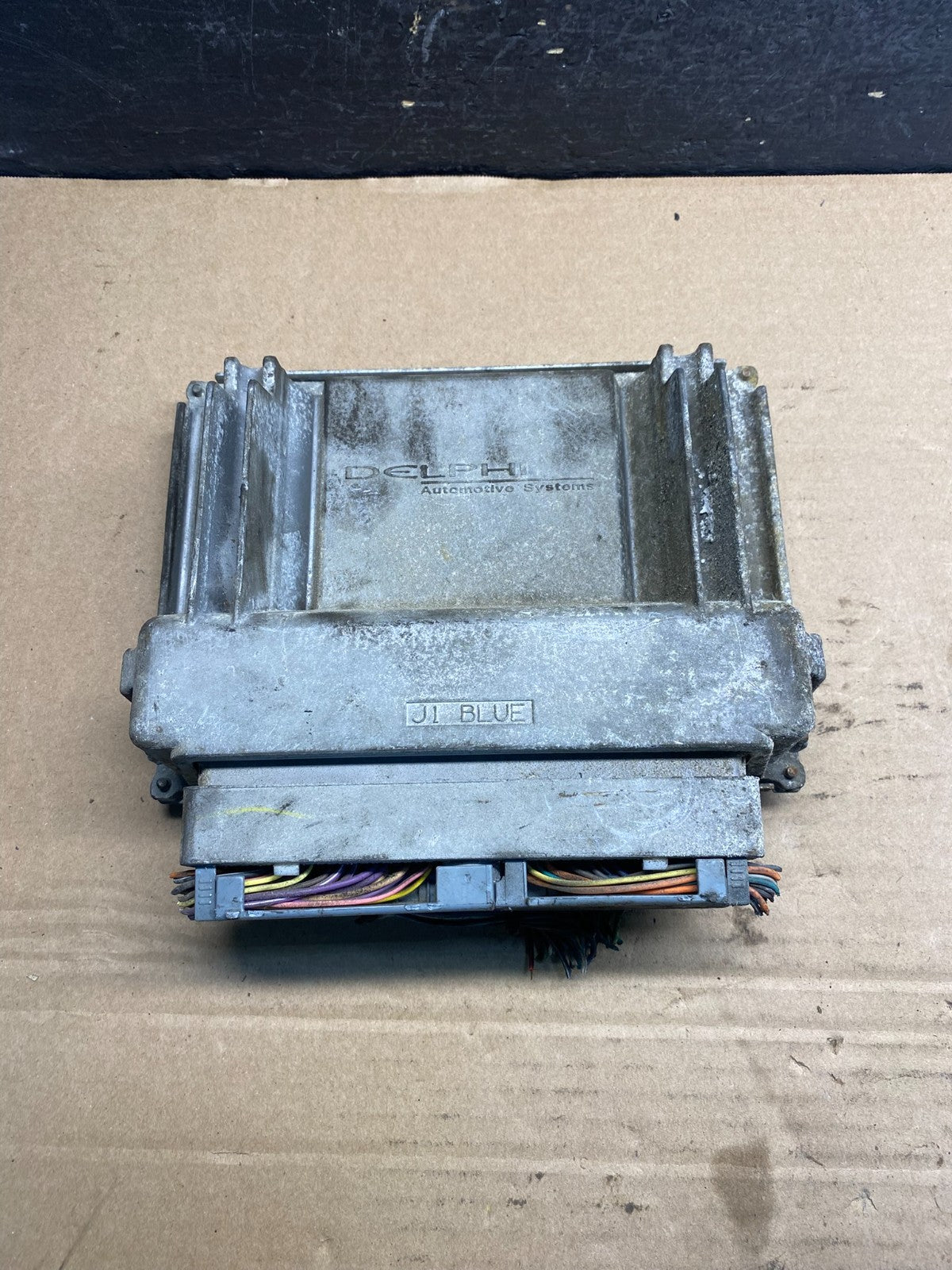 2001-2002 Silverado Tahoe Engine Computer Module 12200411 ECM ECU AE2101 DW1