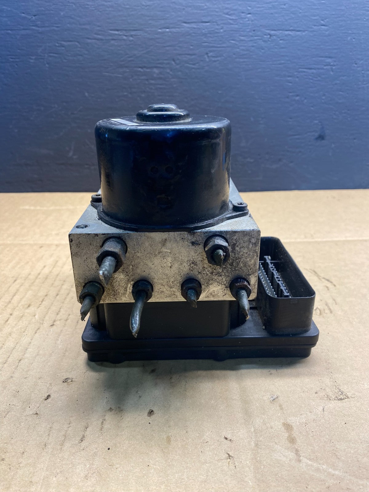 2013 - 2017 Nissan LEAF Infiniti Q50 ABS Anti Lock Brake Pump Booster AF9168 DG4