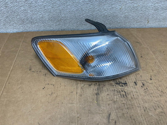 1997 1998 1999 Toyota Camry Right Passenger RH Turn Signal T2166 DW0