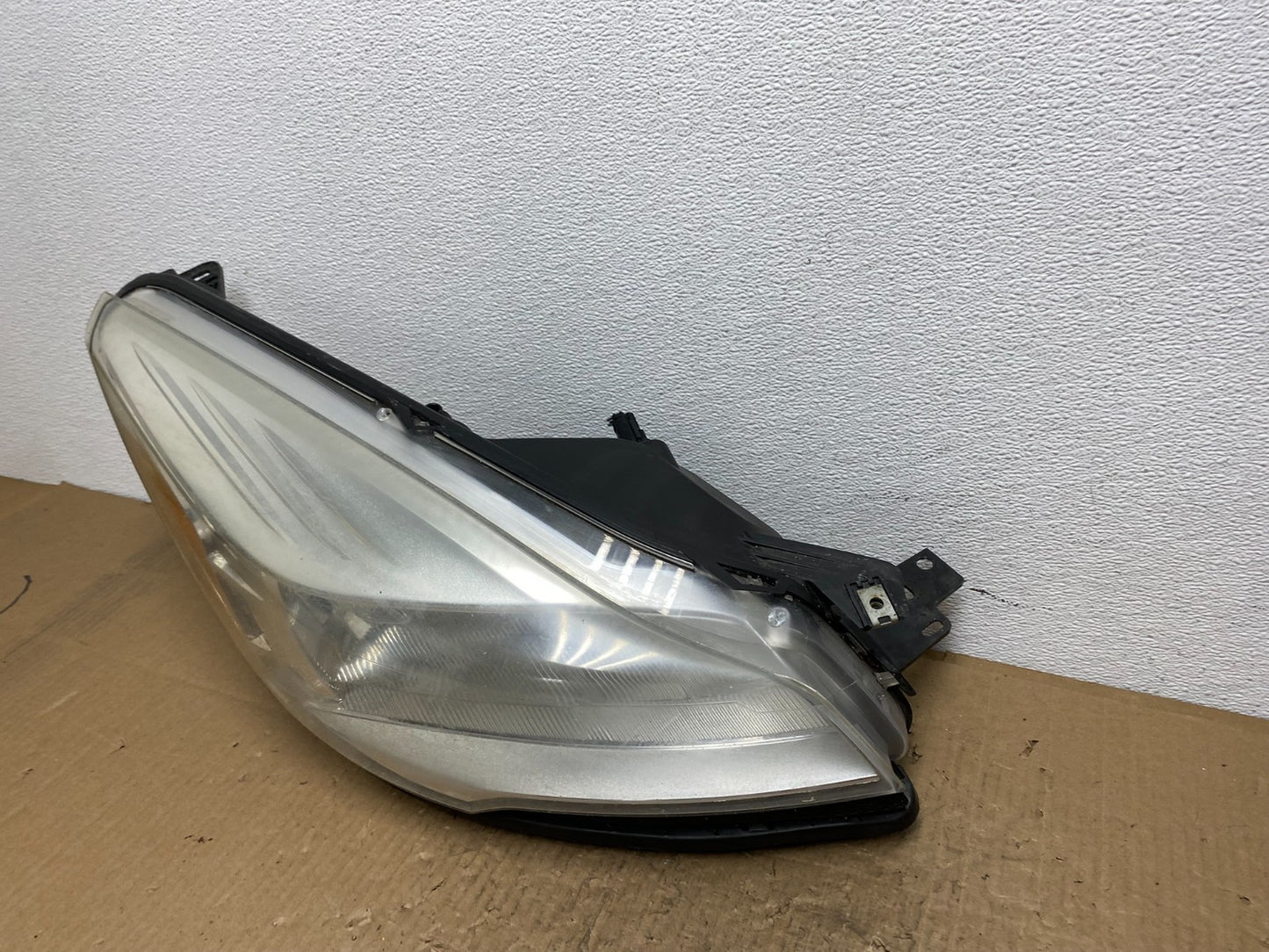 2013 - 2016 Ford Escape Headlight Right Passenger RH Side Halogen AB8528 DW1