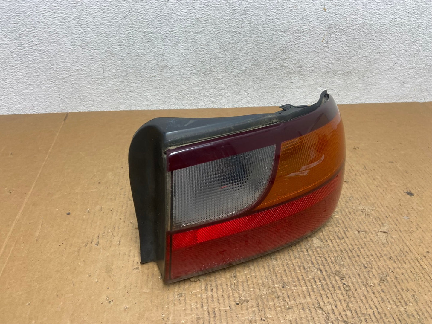 1997 to 2003 Chevrolet Malibu Passenger Right RH Side Tail Light AE2801 LK2