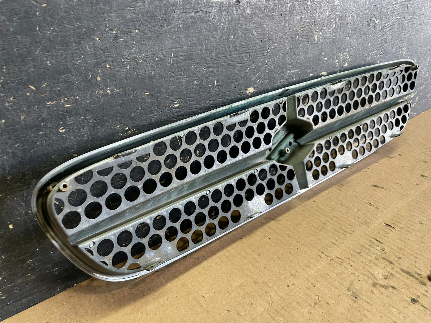 1998 to 2002 Suzuki Baleno Esteem Front Upper Grill Grille aa5958 DG4