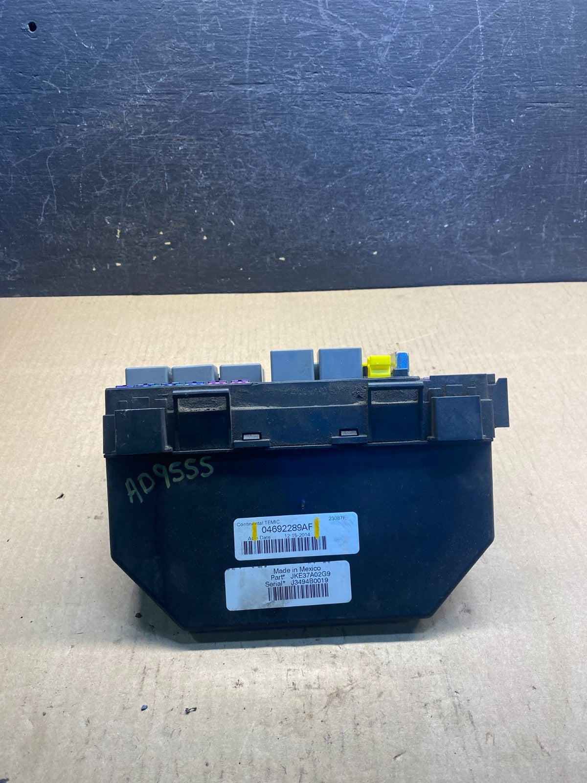 2008 2009 Jeep Wrangler Integrated Power Fuse Box 04692289AF ah1707 DG4
