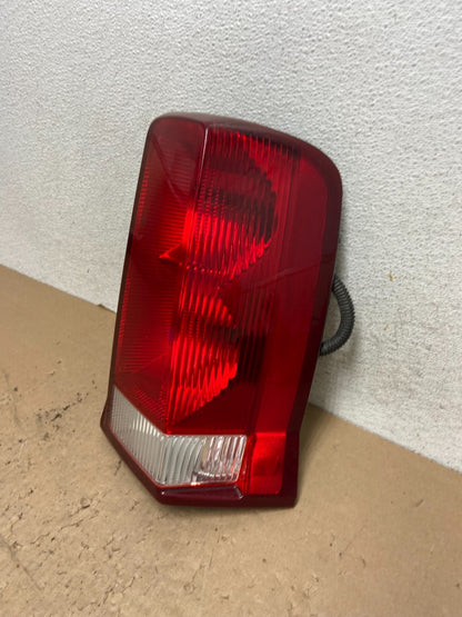2002 to 2006 Cadillac Escalade Right Passenger Side Tail Light AG43841