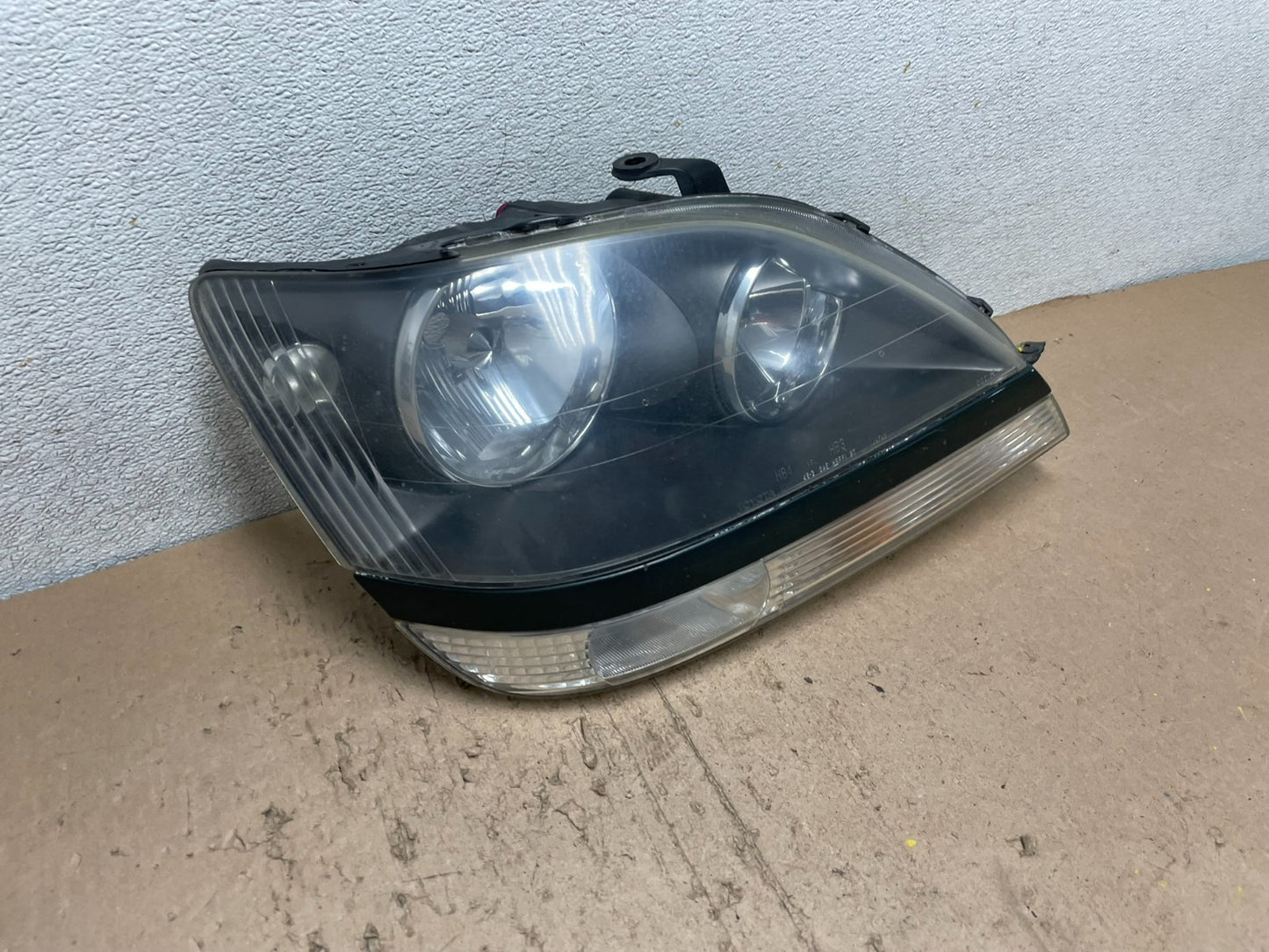 1999 to 2003 Lexus RX300 Right Passenger  Headlight Halogen Oem Q5191 DW2