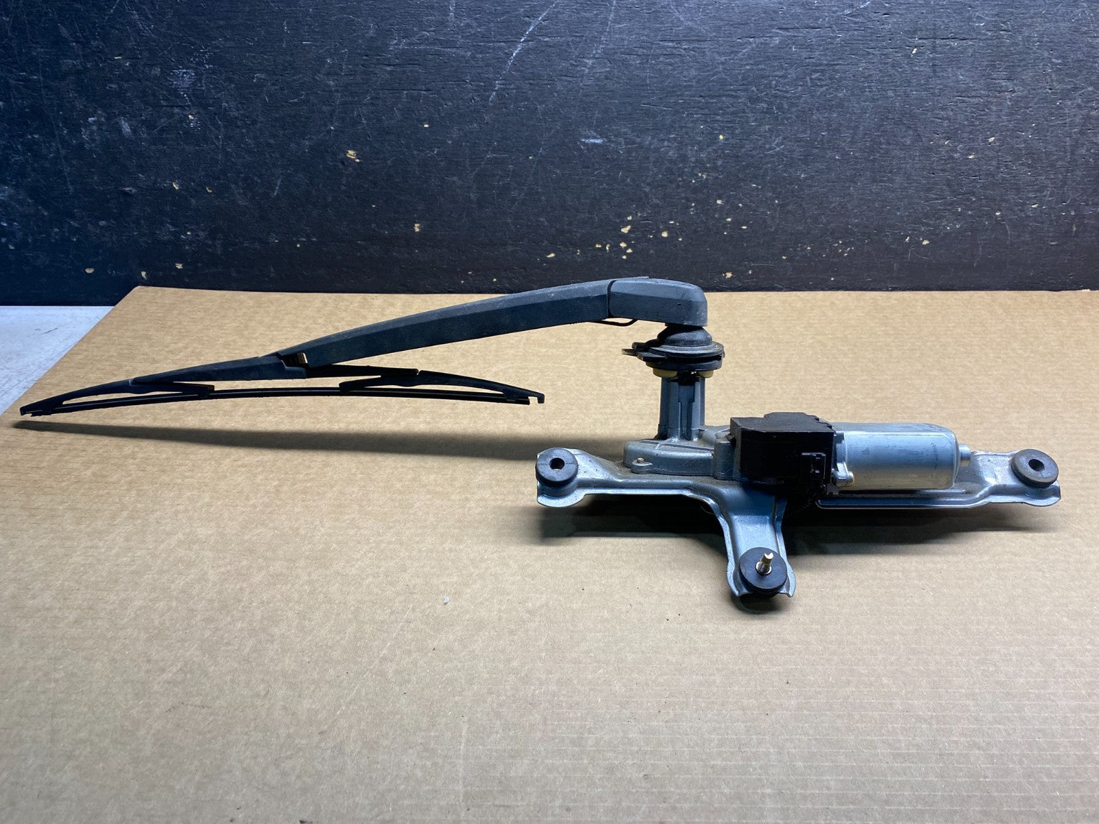 2011-2020 Toyota Sienna Rear Windshield Washer Wiper Motor z9039 DG1