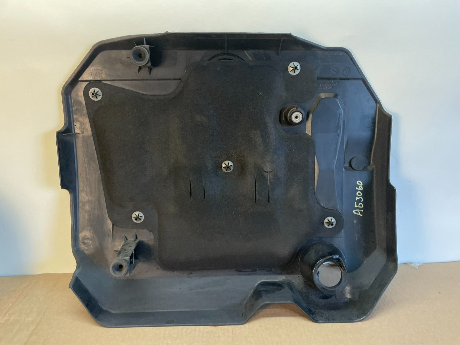 2016 to 2019 Cadillac XTS 3.6L Plastic Engine Cover Shield AG3060 DG3