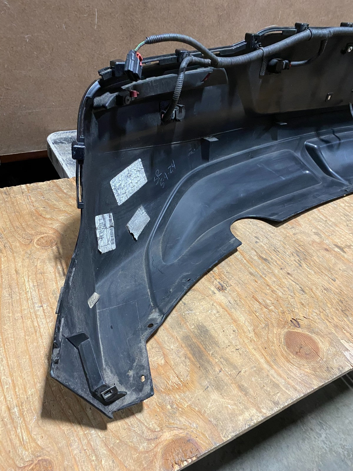 2016 to 2019 Chevrolet Volt Rear Lower Bumper Cover 23371790 U6275 PS8