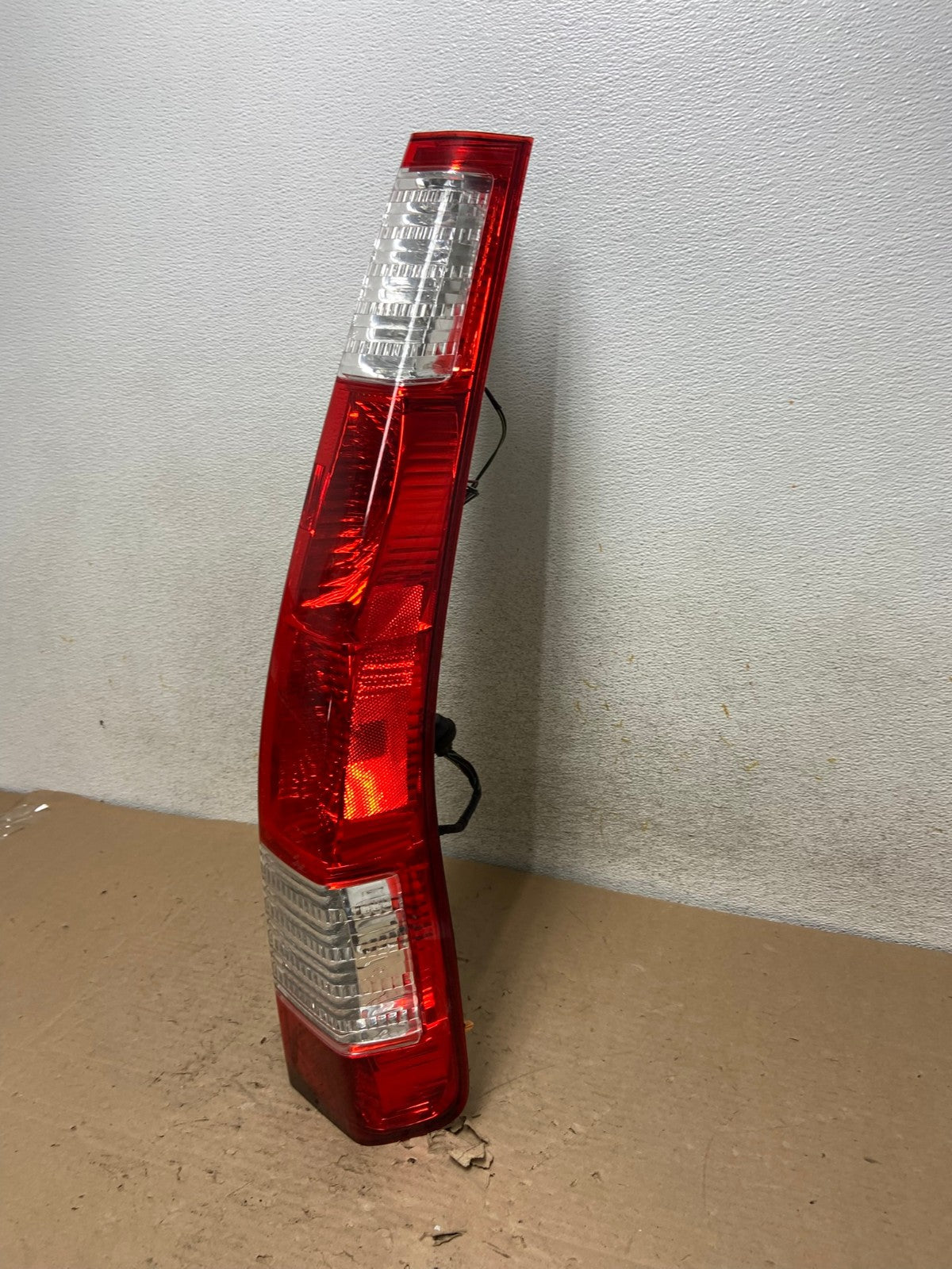 2005 to 2006 Honda Cr-v Crv Right Passenger Side Tail Light AI1087 LK1