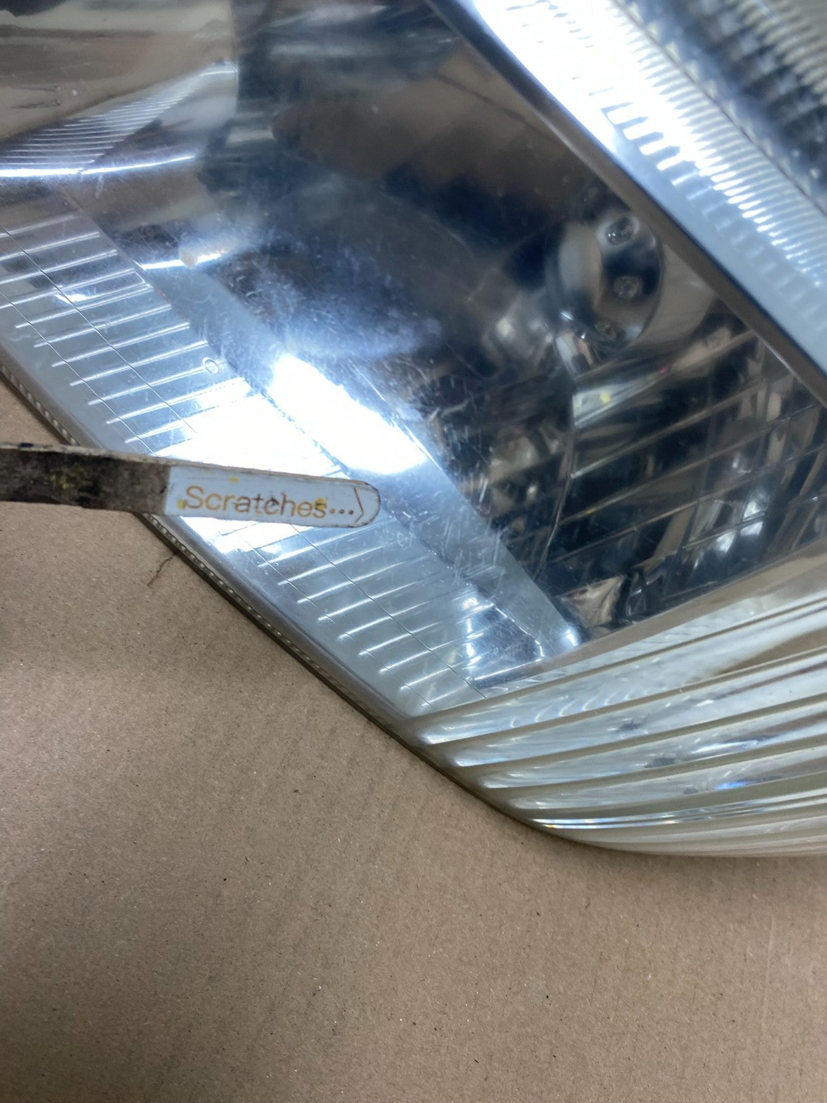 2005 to 2007 Mercury Mariner Left+Right Side Halogen Headlights AJ2371 DW4