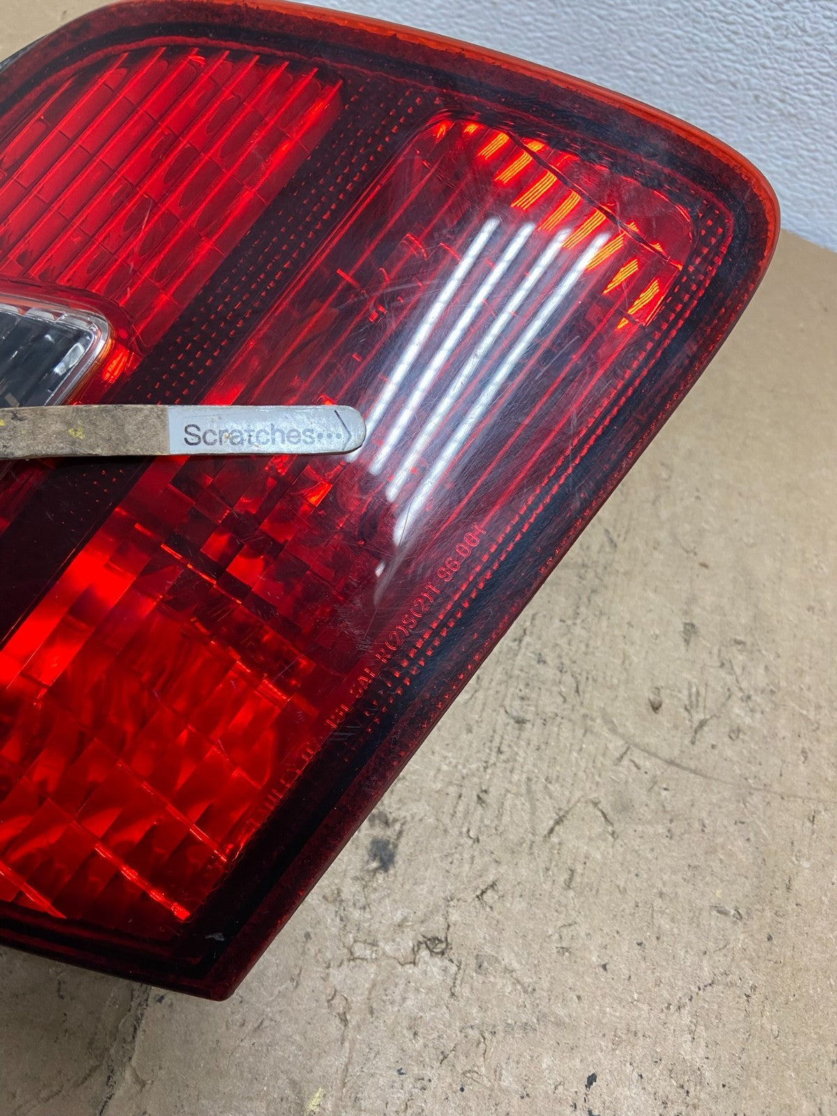 1998-1999 Toyota Avalon Left Driver Lh Side Inner Tail Light AC7333 DW3