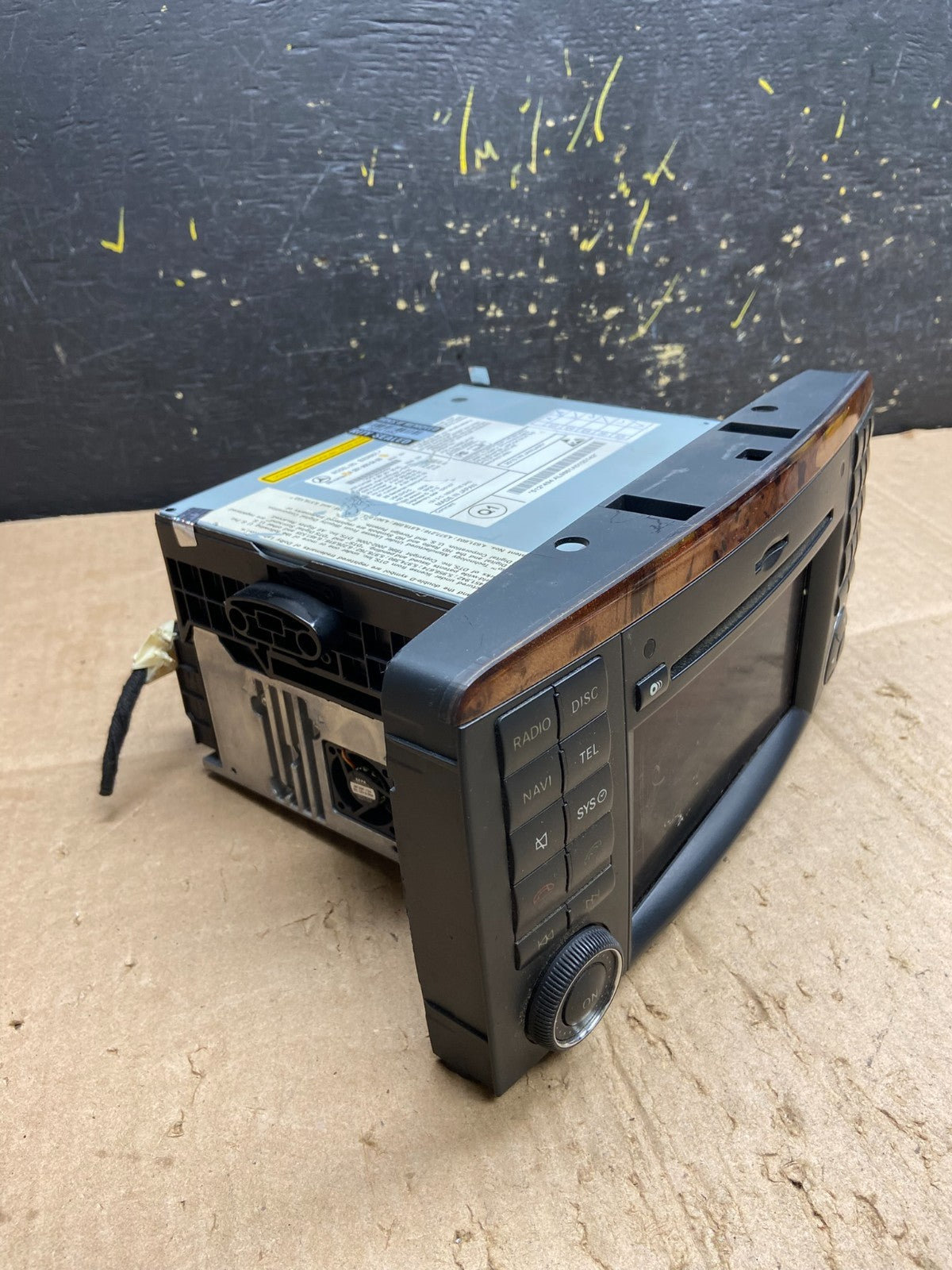 2010-2012 Mercedes W251 R350 Head Command Navigation Radio 6 CD Player AB1764 DG1