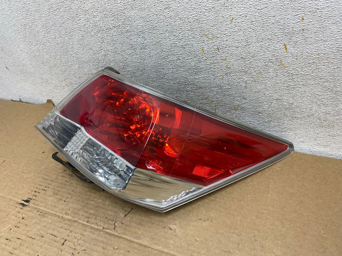 2008 to 2012 Honda Accord Sedan Tail light Right Passenger RH AH8030 LK2