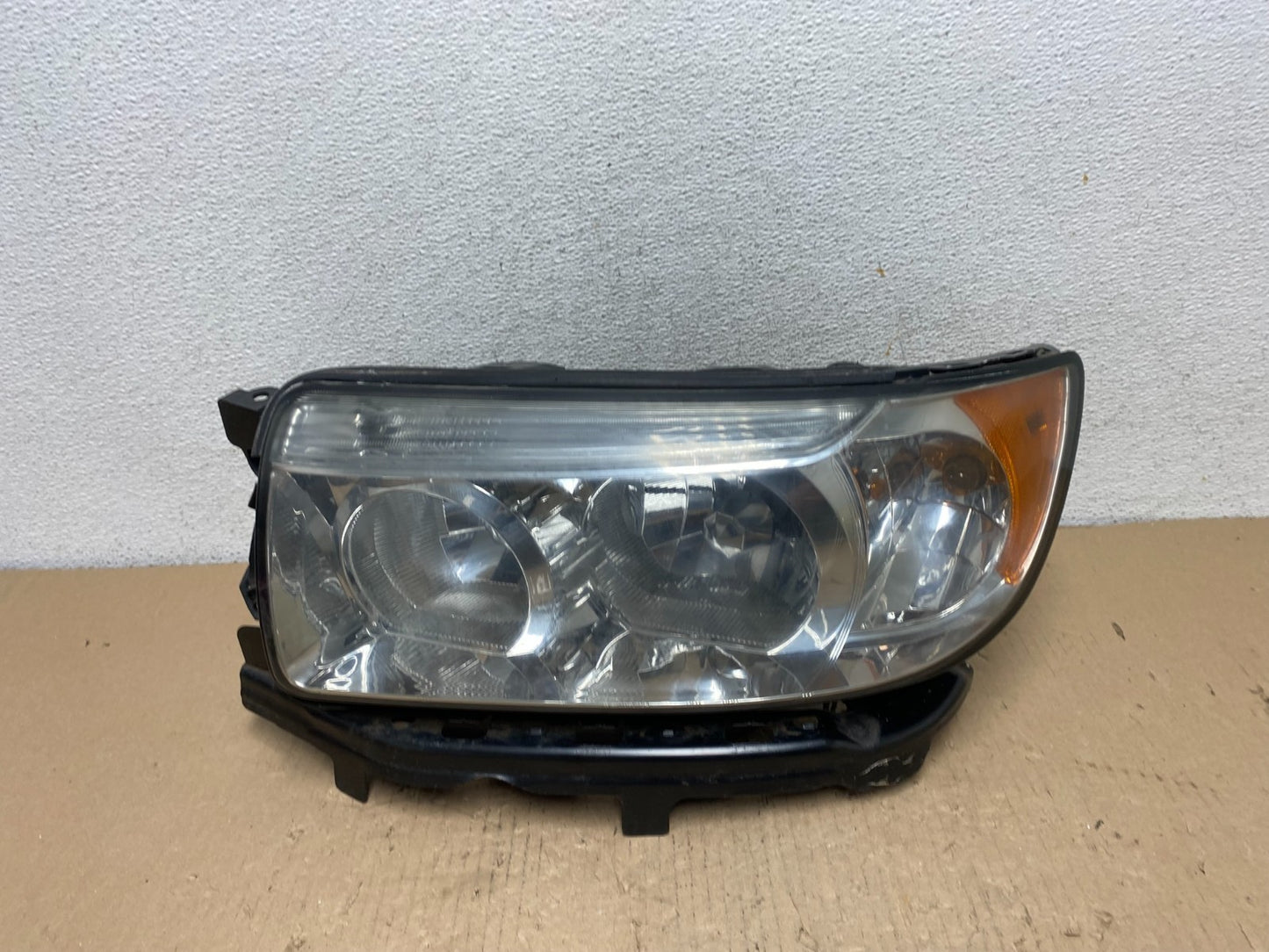 2006 2007 2008 Subaru Forester Left Driver LH Headlight Halogen TYC AF3215 DW0