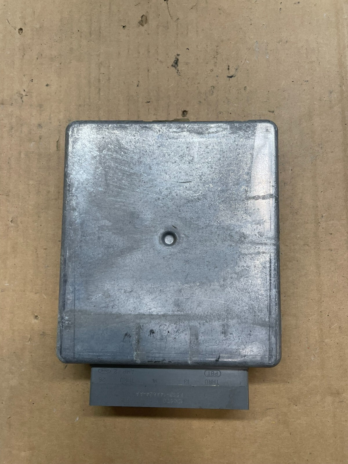 2001 Ford Van E-150 5.4L Engine Control Unit ECU Module 1C2F-12A650-PC R3807 DG2