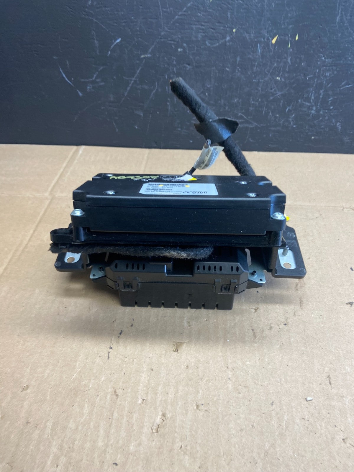 2012 to 2013 Ford Explorer Screen Communication Module AB9308 DG4