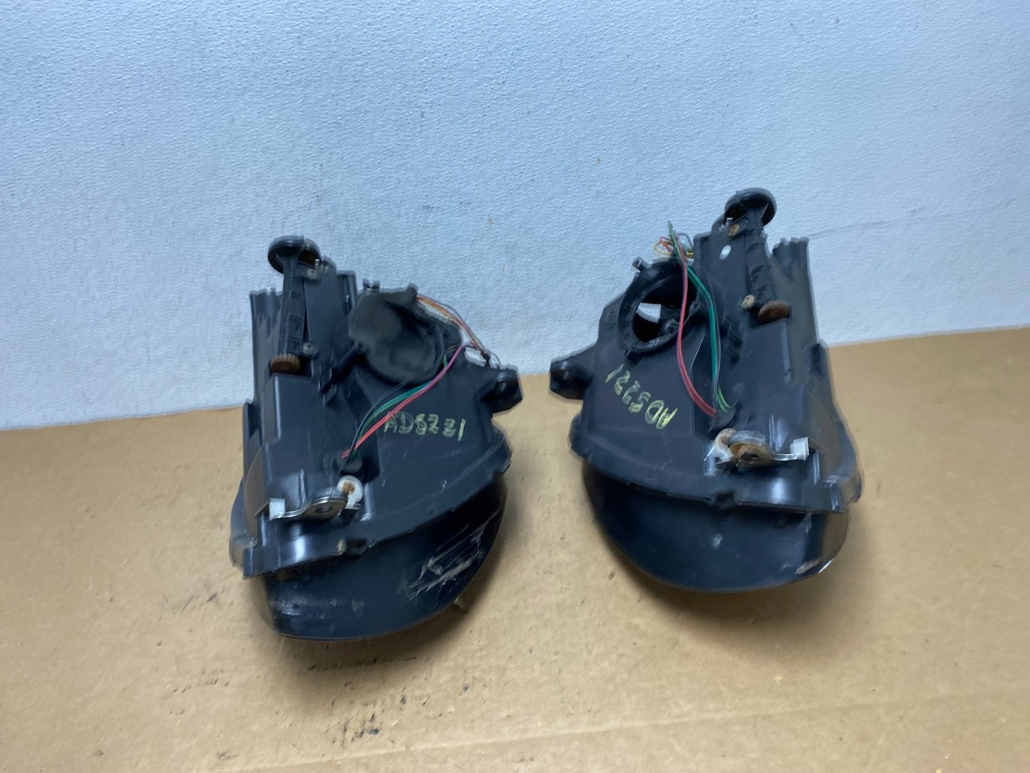 2005-2006 Infiniti G35 Left+Right Halogen Headlights Sedan AD5221 DW11