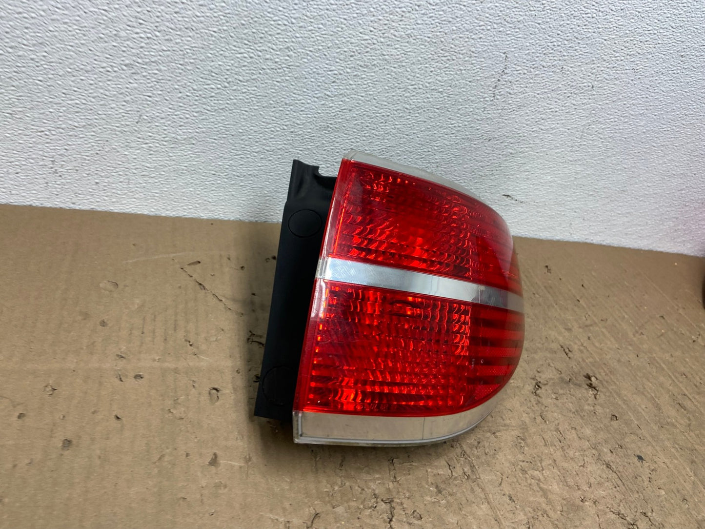 2007 to 2010 Saturn Outlook Right Passenger RH Tail Light OEM AC0059 LK2