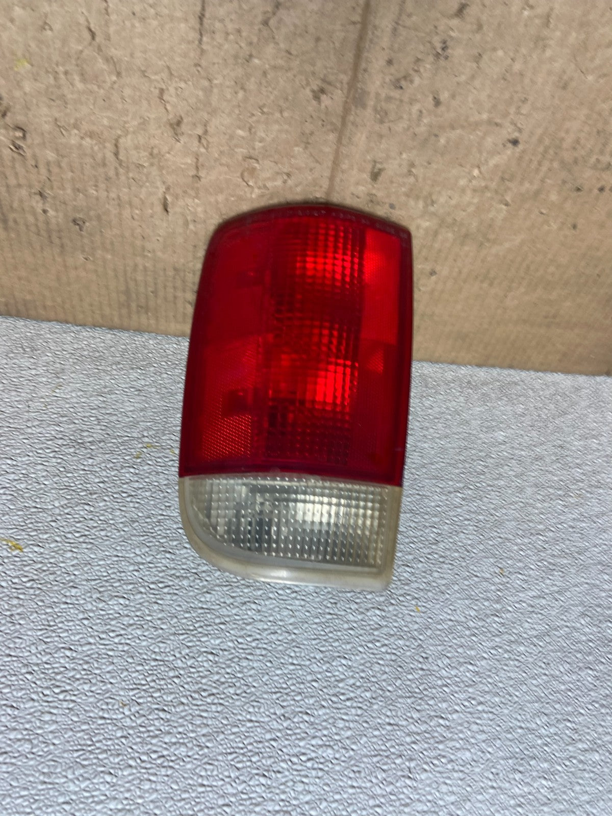 1995 to 2005 Chevrolet GMC Blazer S10 Left Driver Side Tail Light OEM AA7195 DW0