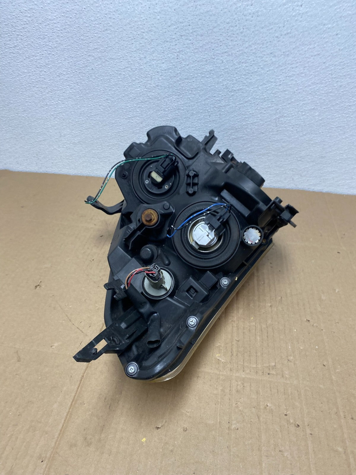 2008 to 2013 Nissan Rogue Left Driver LH Halogen Headlight AB8134 DW8