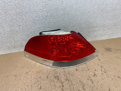2002 to 2005 BMW 7-Series 745i 760i Left Driver LH Side Tail Light Oem R6712 DW0