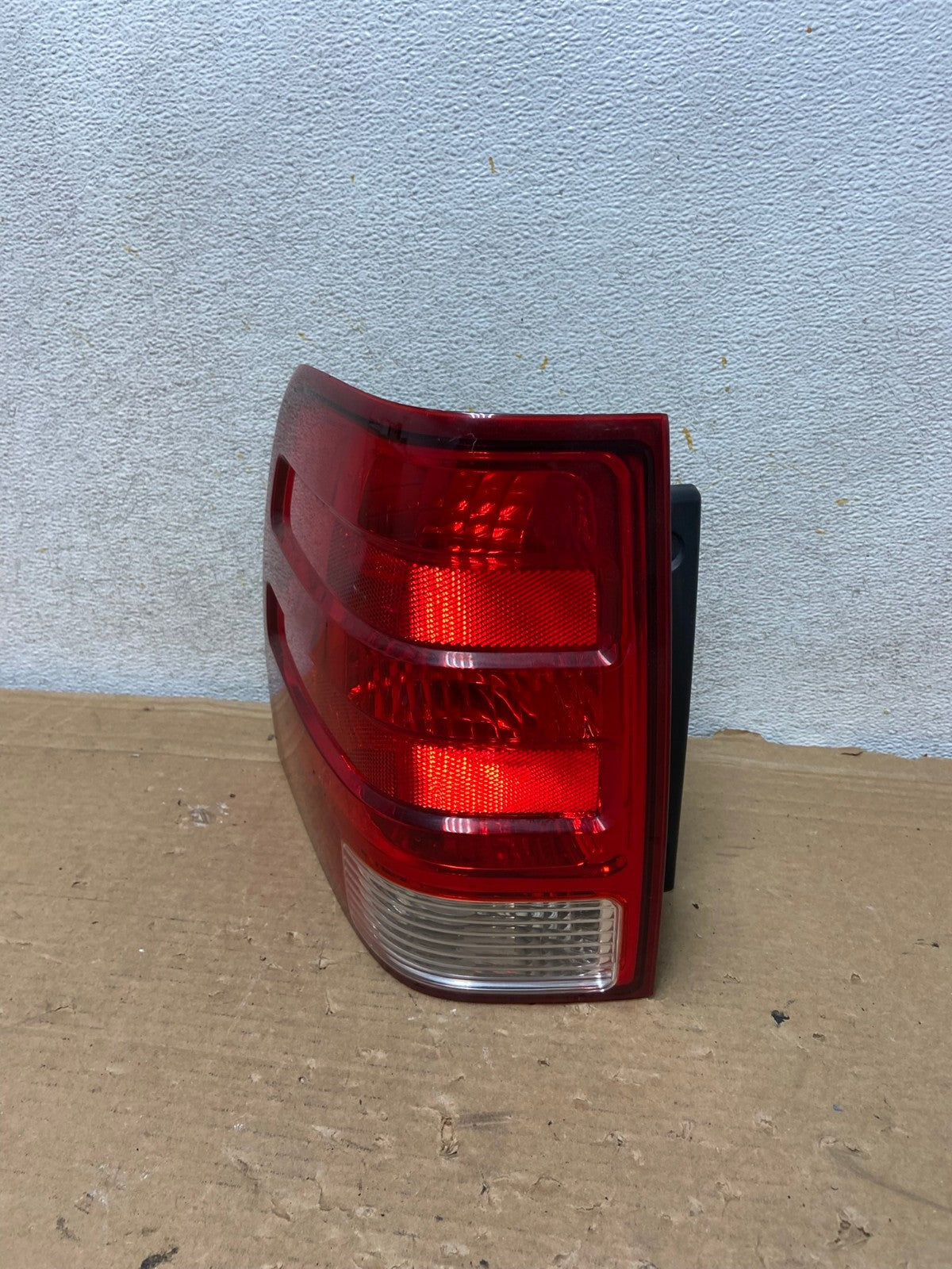 2003 2004 2005 2006 Ford Expedition Left Driver Lh Tail light AH8397 LK0