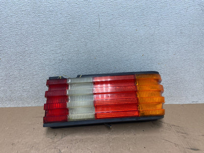 1986 to 1991 Mercedes-Benz W126 Right Passenger Side Tail Light Oem R5775 DW0