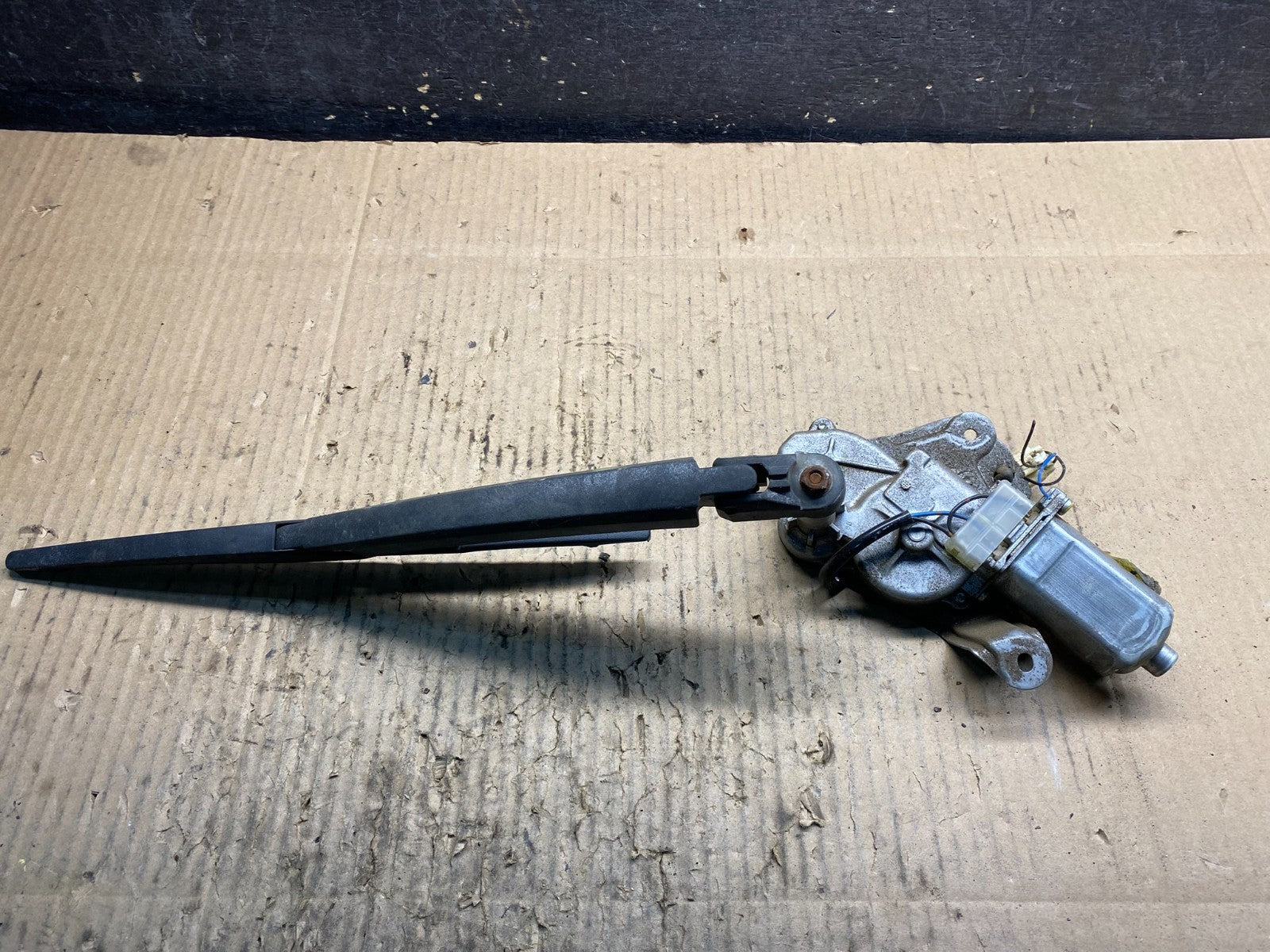 2006 to 2005 Mazda 5 Windshield Rear Wiper Motor Y1378 DG0