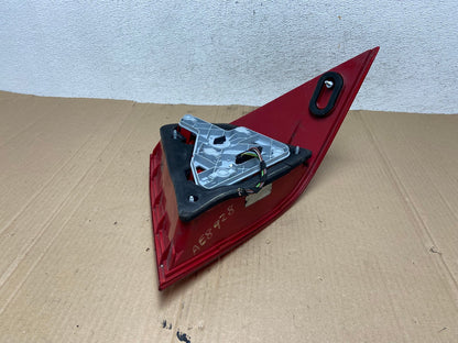 2005-2007 Mercedes-Benz C230 C240 W203 C-Class Left Driver Tail Light AE8928 LK5