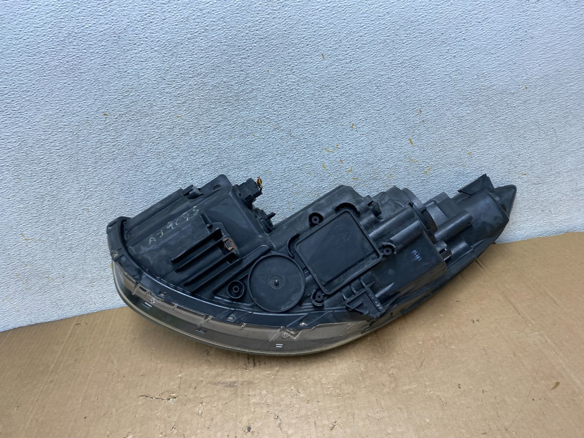 2014 to 2017 Hyundai Tucson Right Passenger RH Side Headlight AI9075 DW8