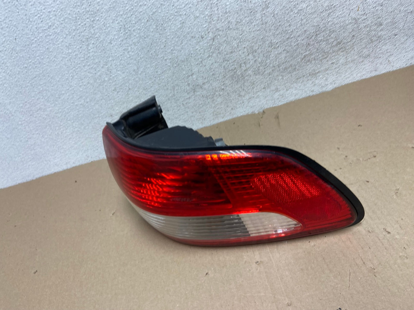 2001 2002 2003 Toyota Sienna Right Passenger Rh Side Tail Light AG6830 LK1