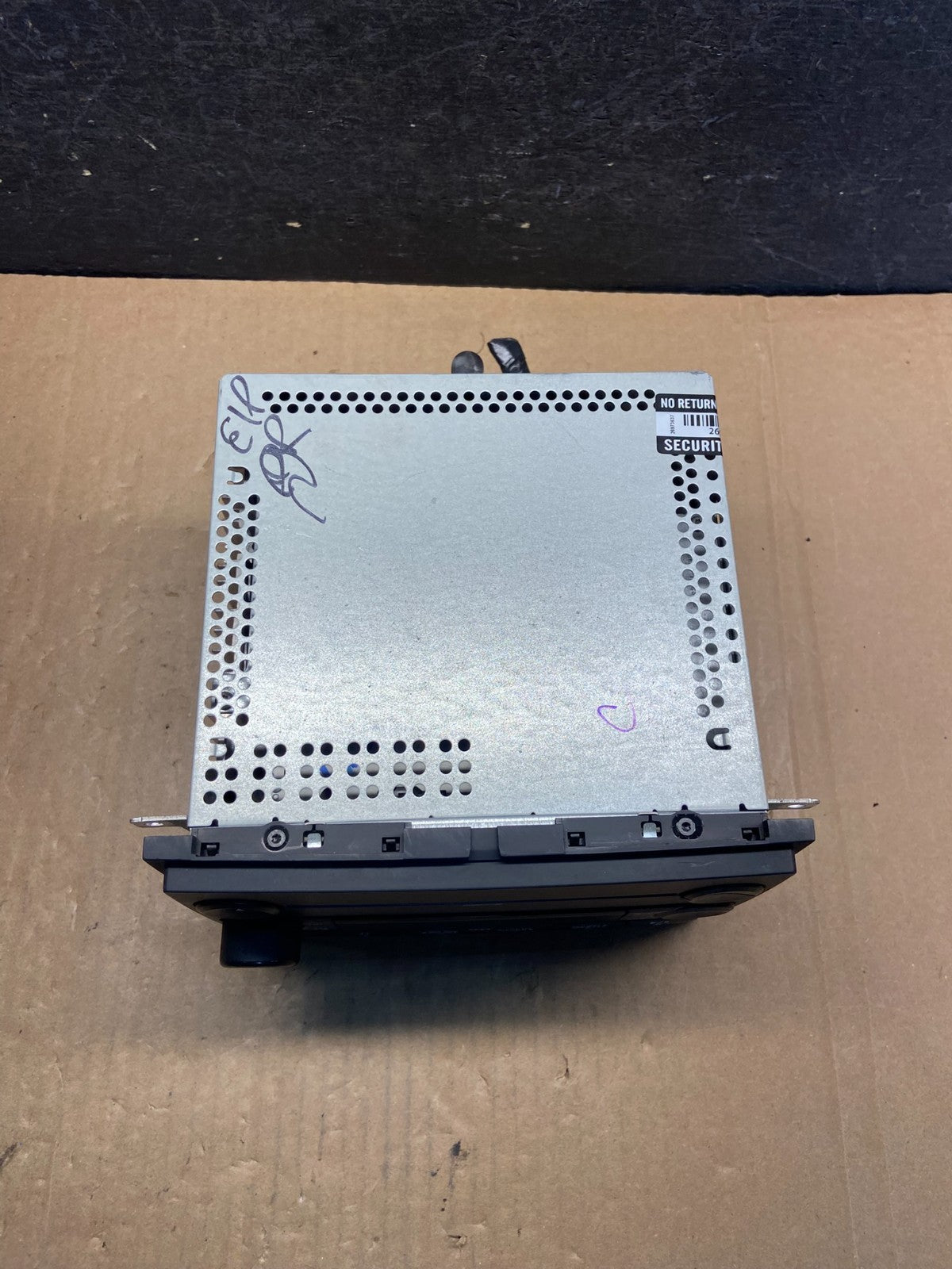2004 to 2008 Ford F150 Mustang Radio Stereo Audio AM/FM AG1524 DW3