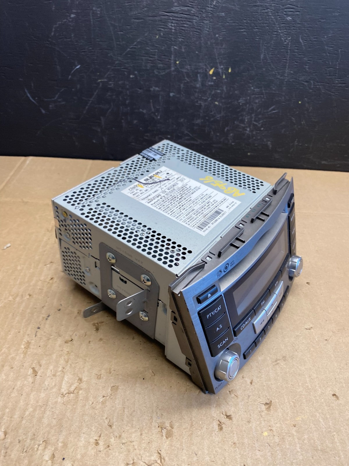 2010 - 2014 Subaru Outback Radio AM/FM CD Player mp3 Audio AB9516 DG1