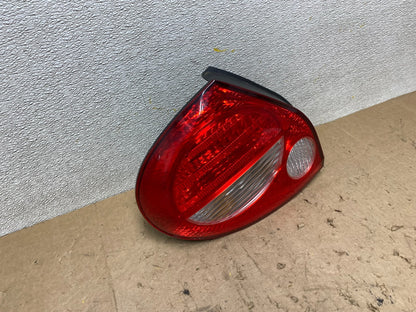2000 to 2001 Nissan Maxima Left Driver Lh Side Tail Light OEM X2277 DW2