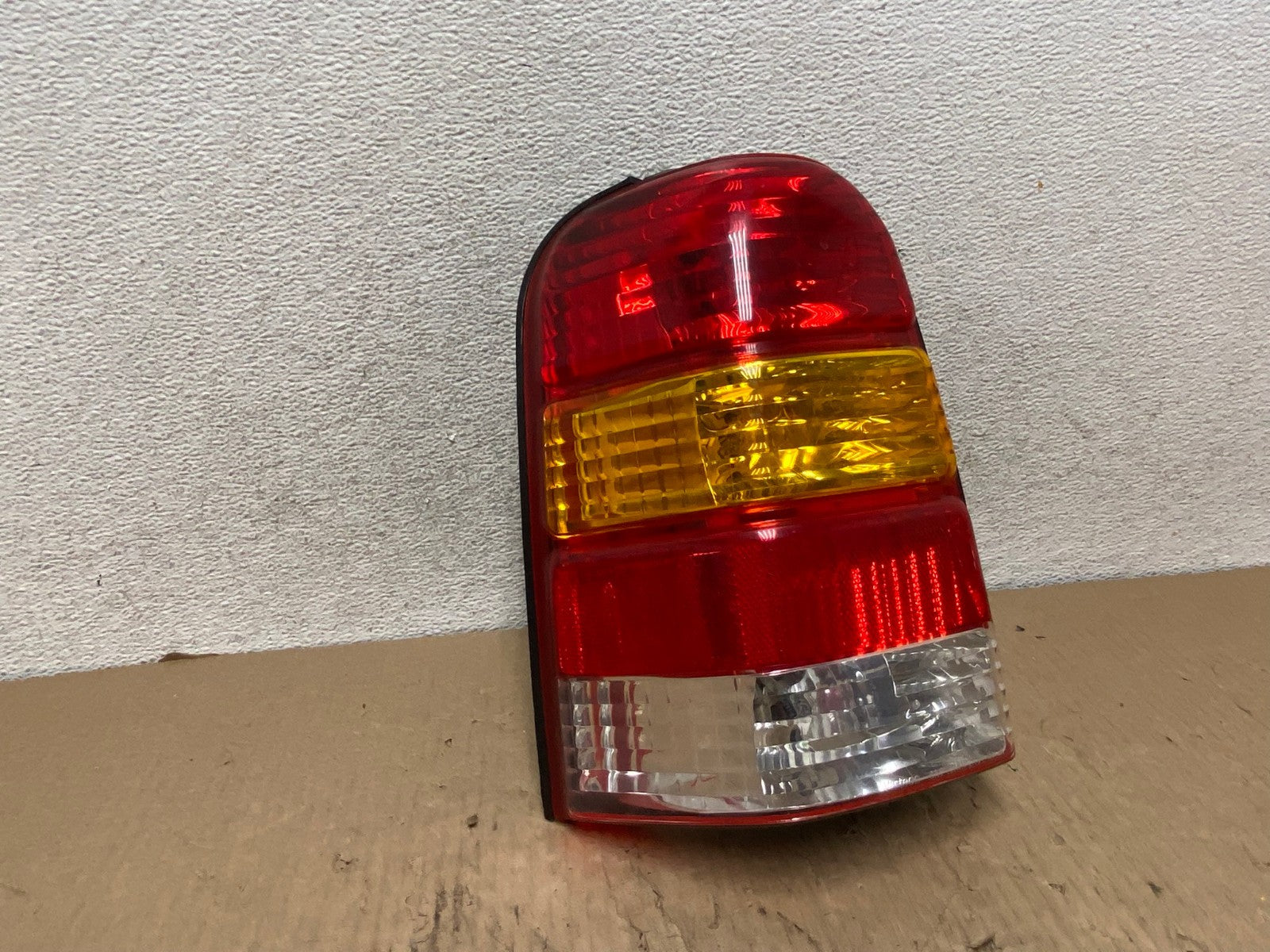 2001 to 2007 Ford Escape Left Driver Lh Side Tail Light Aftermarket AG8094 LK0