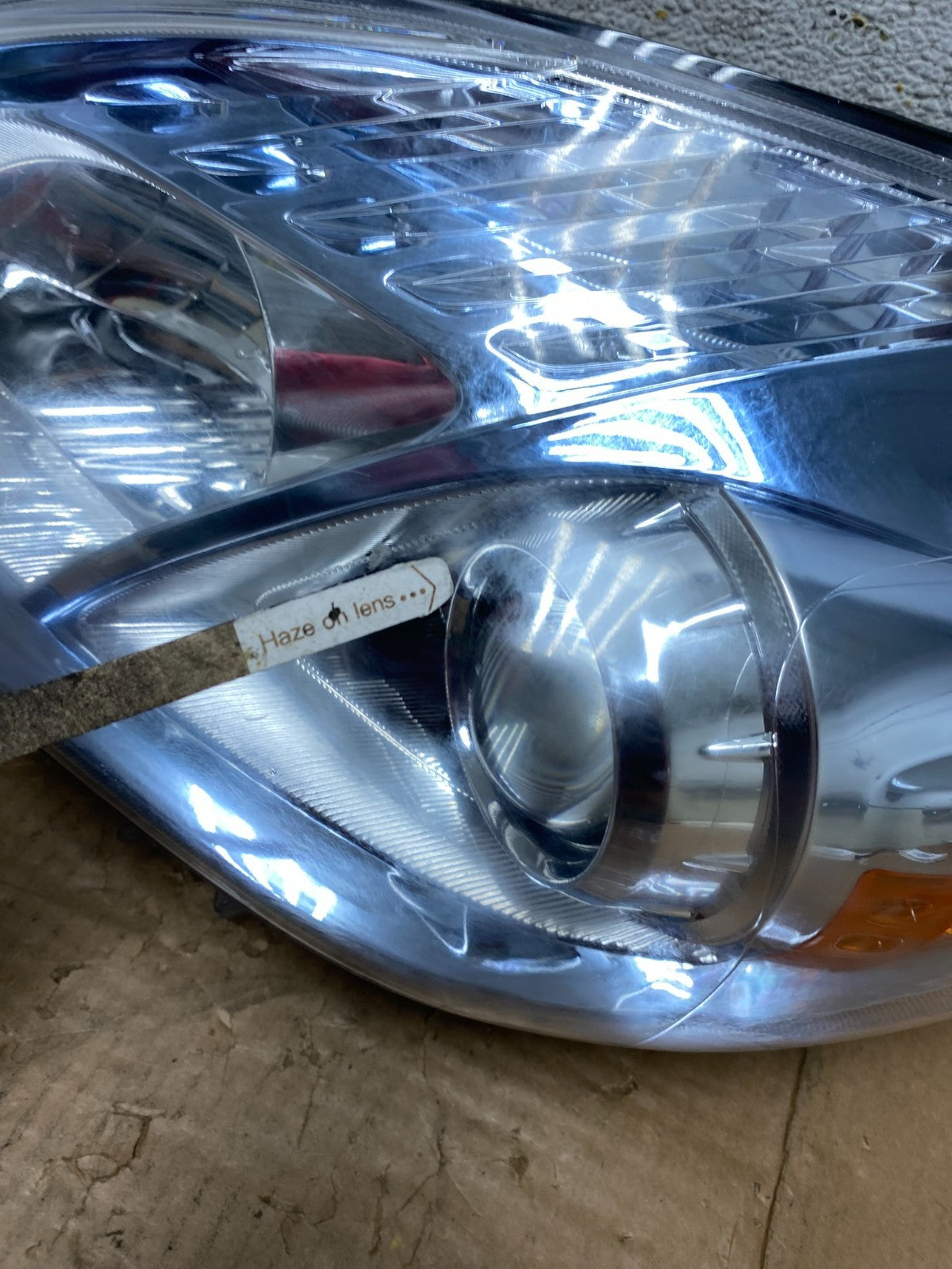 2010 - 2011 Toyota Prius Left Driver LH Blue Halogen Headlight AI5440 DW4