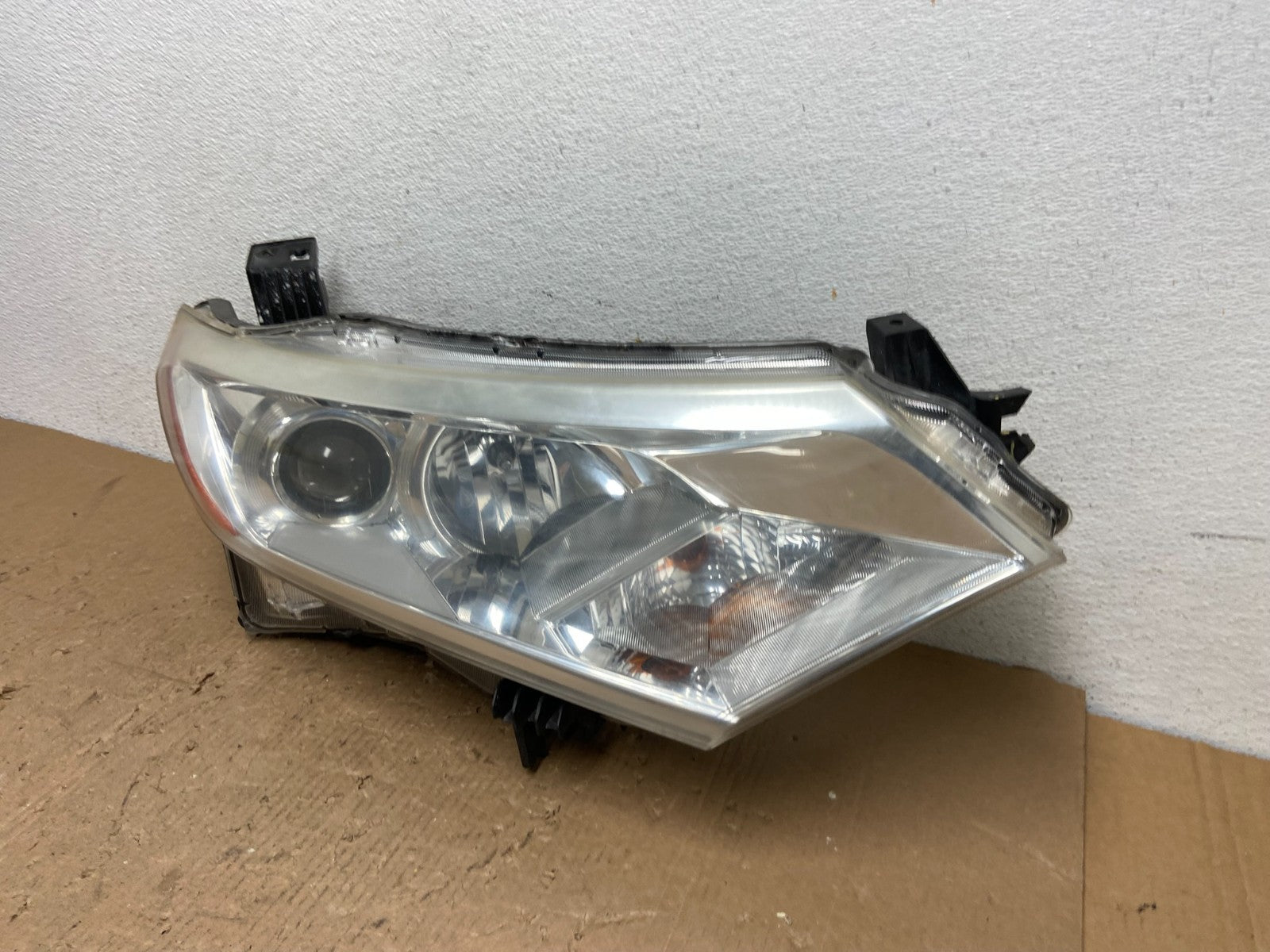 2012 to 2017 Nissan Quest Right Passenger RH Headlight Halogen AD8256 DW1
