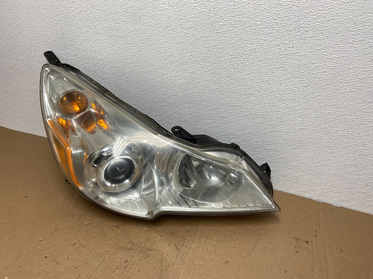 2010-2012 Subaru Legacy Outback Right Passenger Headlight Oem AB6490 DW1