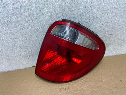 2004 - 2007 Dodge Grand Caravan Right Passenger Side Tail Light AF7937 LK0