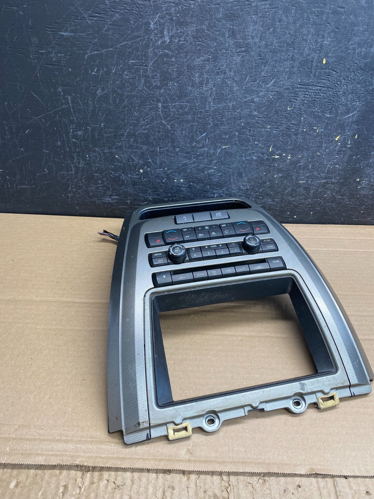 2010 to 2012 Ford Fusion Radio Climate Control A/C Control AF6562 DG2