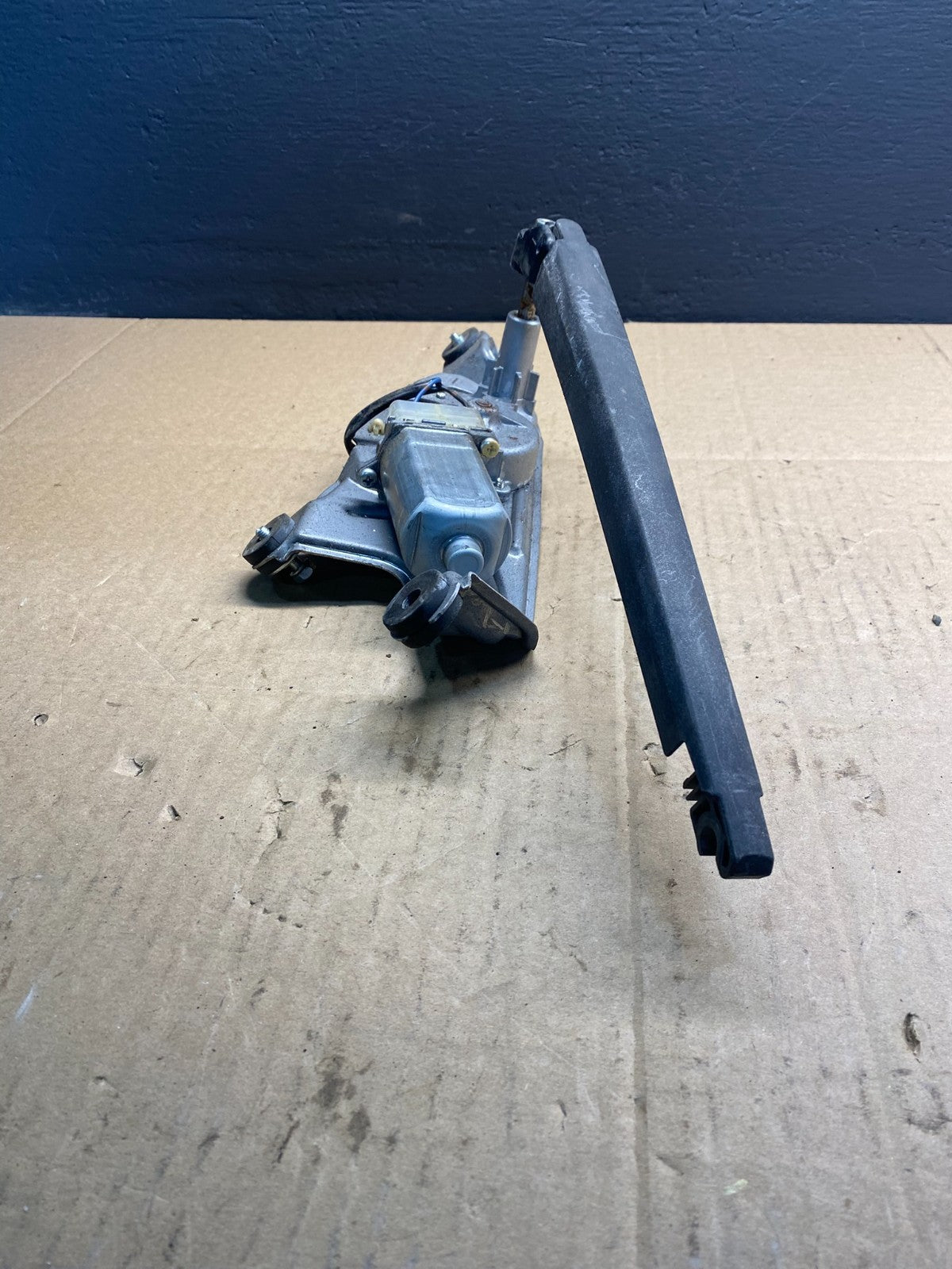 2007 to 2015 Mazda CX-9 CX9 Windshield Rear Wiper Motor AB4236 DG2