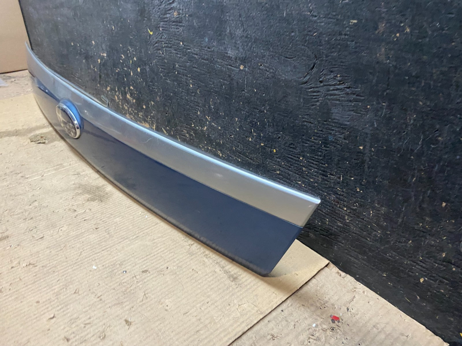 2006 2007 2008 Subaru Forester  Liftgate Tailgate Trunk Trim Molding X3438 DG1
