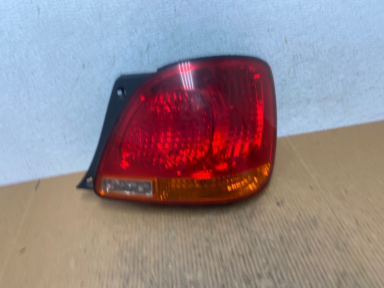 2001 - 2005 Lexus Gs300 Gs400 Gs430 Right Passenger Side Tail Light AE2874 L0