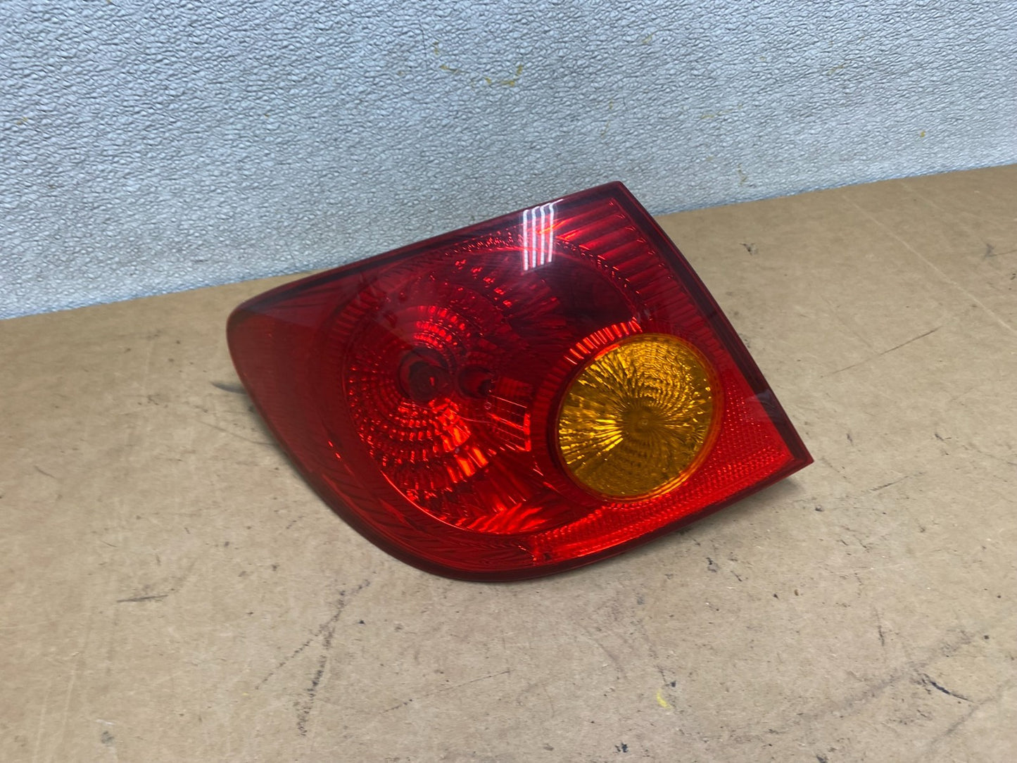 2003 to 2005 Toyota Corolla Left Driver Lh Side Tail Light X4984 DW0