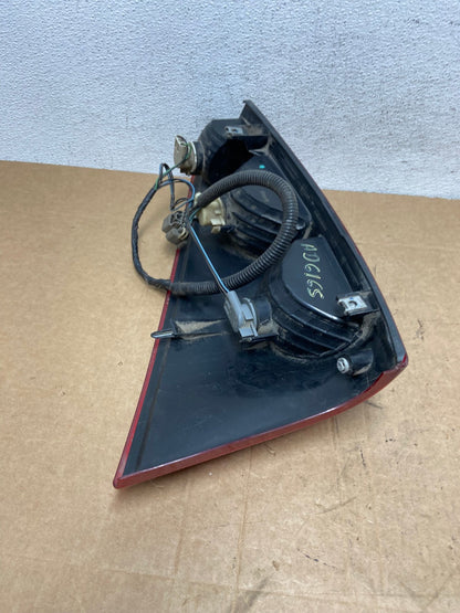 2002 to 2006 Chevrolet Avalanche Left Driver LH Tail Light AD6165 LK7